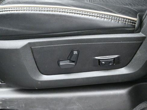 Used 2024 RAM 2500 Laramie AWD/4WD image 12