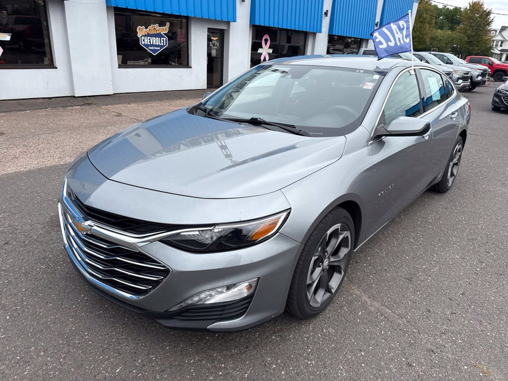 Used 2024 Chevrolet Malibu LT FWD image 2