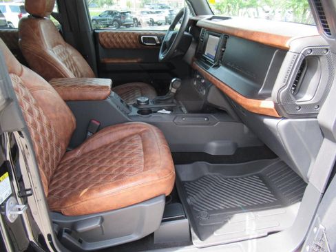 Used 2023 Ford Bronco 4-Door AWD/4WD image 11