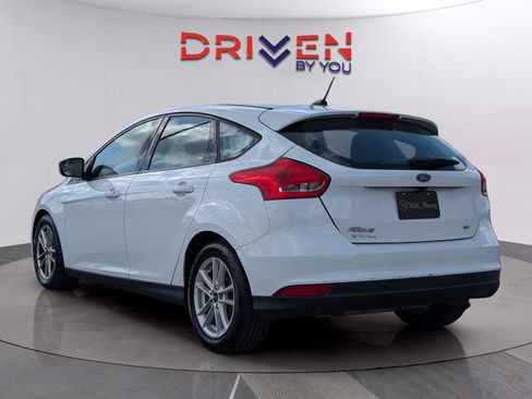 Used 2018 Ford Focus SE image 3