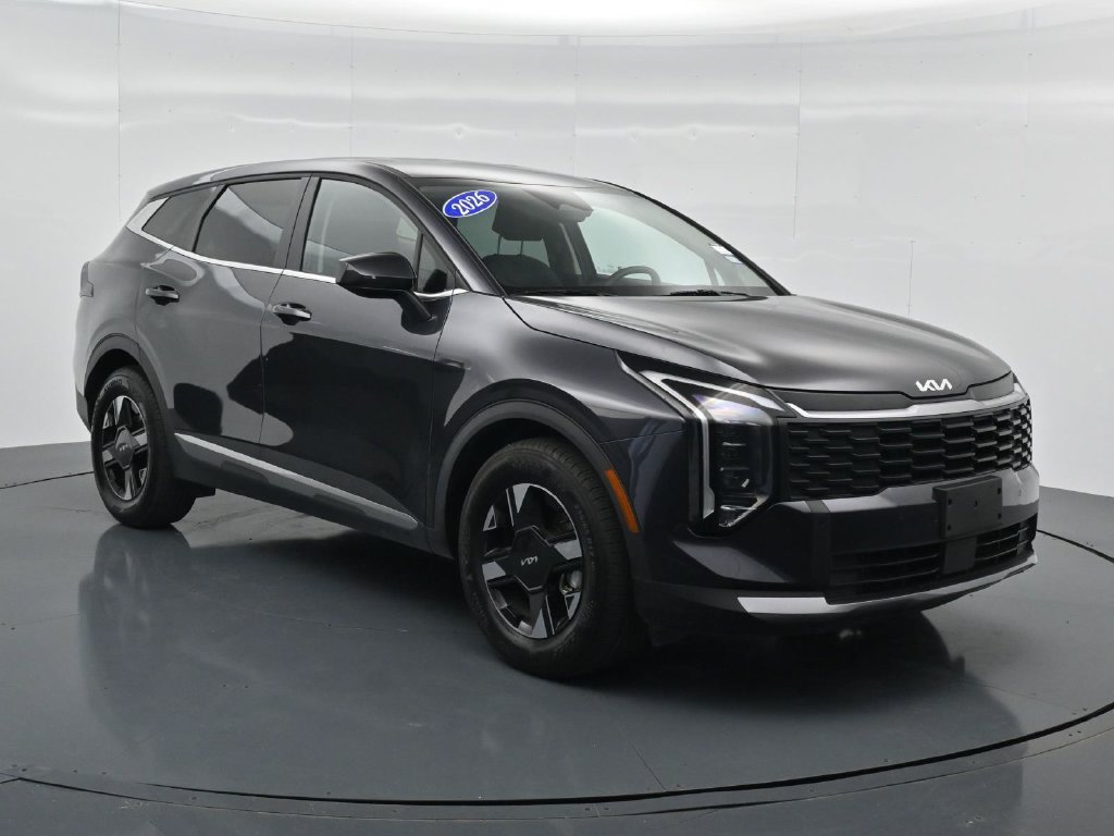 Used 2026 Kia Sportage LX FWD image 3