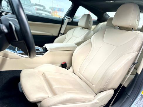 Used 2021 BMW 430i Coupe w/ Convenience Package image 9