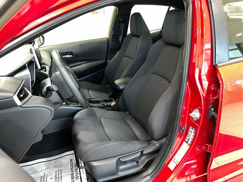 Used 2025 Toyota Corolla SE w/ SE Package FWD image 17