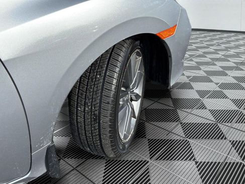 Used 2019 Honda Civic EX image 17