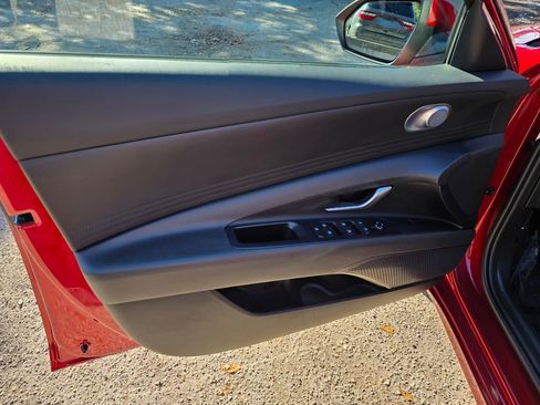 Used 2024 Hyundai Elantra Blue image 13