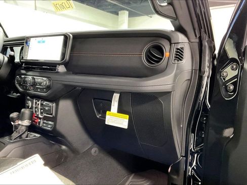 New 2026 Jeep Gladiator Mojave image 10