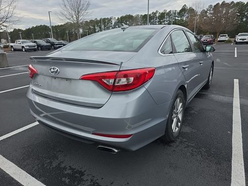 Used 2017 Hyundai Sonata SE image 7