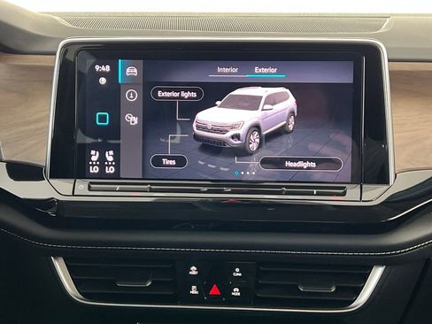 Used 2025 Volkswagen Atlas SE image 19