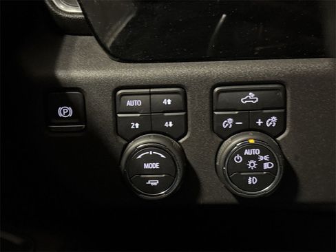 Used 2022 Chevrolet Silverado 1500 LT Trail Boss w/ Protection Package image 18