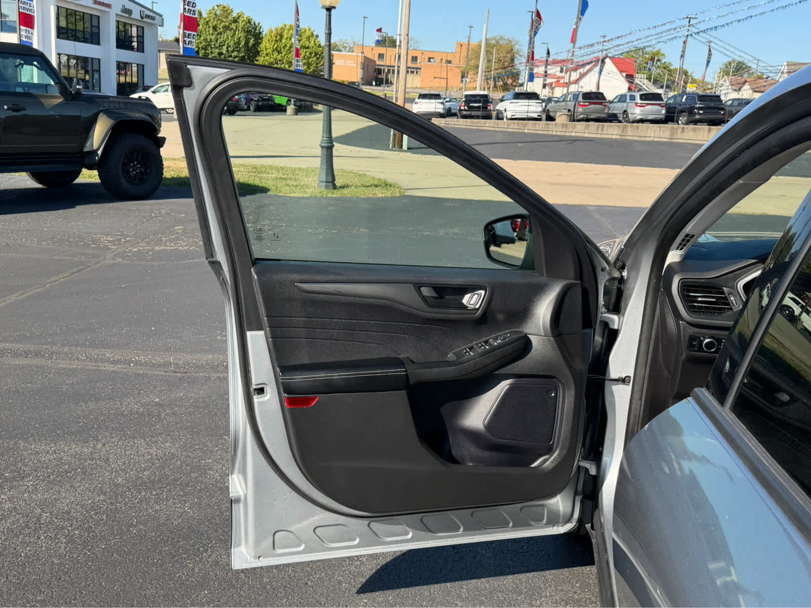 Used 2024 Ford Escape Active AWD/4WD image 30
