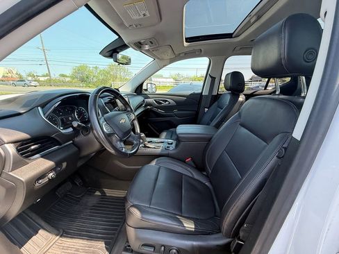 Used 2018 Chevrolet Traverse LT image 12