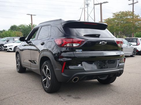 Used 2022 Chevrolet TrailBlazer RS FWD image 3