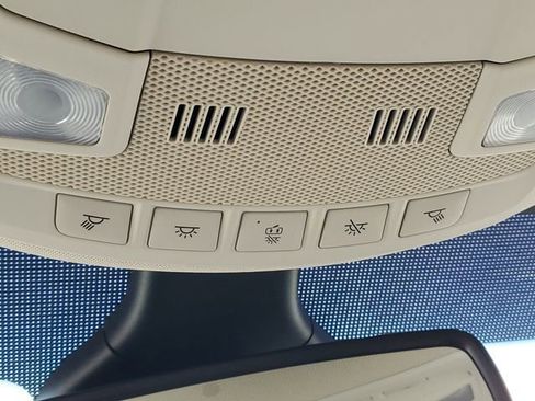 Used 2020 Ford Edge Titanium image 31