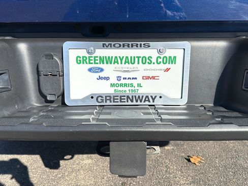 Used 2022 Nissan Frontier PRO-4X image 9