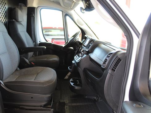 Used 2025 RAM ProMaster 2500 w/ U-Haul Equipment Group FWD image 15