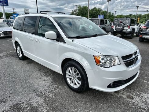 Used 2019 Dodge Grand Caravan SXT FWD image 11