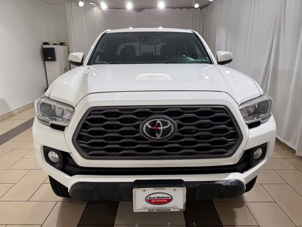 Used 2021 Toyota Tacoma TRD Off-Road AWD/4WD image 8