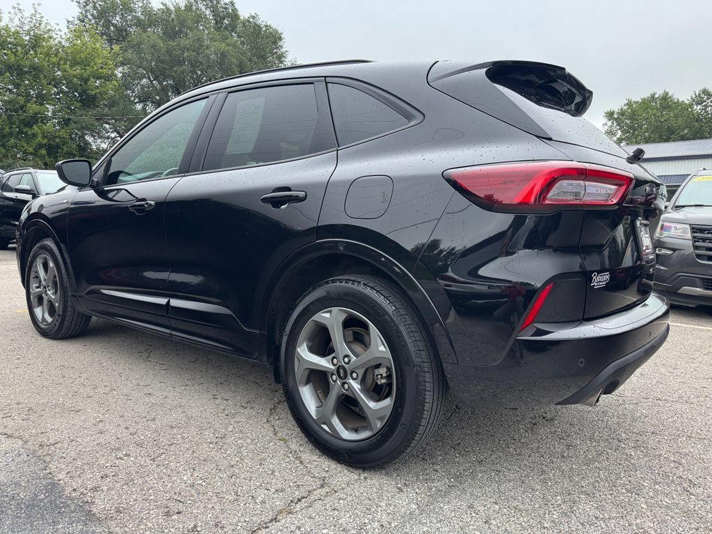 Used 2024 Ford Escape ST-Line w/ Tech Pack #1 AWD/4WD image 7