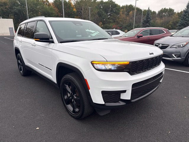 Used 2023 Jeep Grand Cherokee L Laredo AWD/4WD image 3