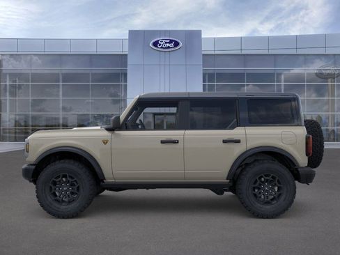 New 2026 Ford Bronco Badlands image 3