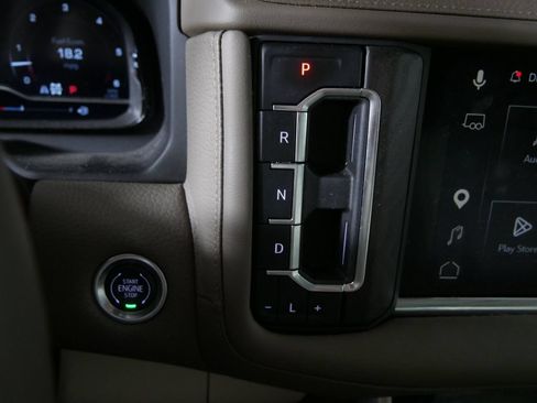 Used 2024 GMC Yukon Denali w/ Advanced Technology Package AWD/4WD image 28