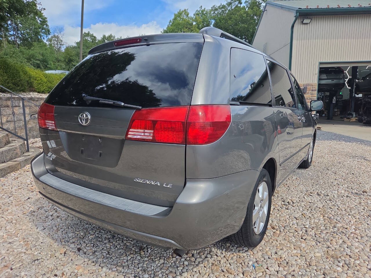 Used 2005 Toyota Sienna LE w/ LE Pkg 5 FWD image 6
