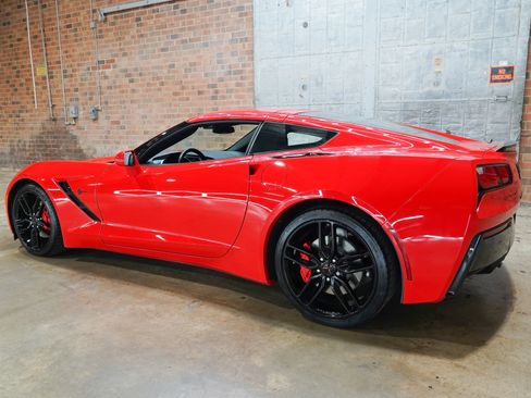 Used 2019 Chevrolet Corvette Stingray Coupe w/ Carbon Flash Badge Package RWD image 8
