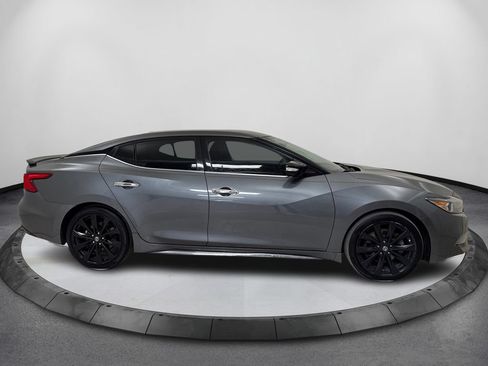Used 2018 Nissan Maxima SR w/ Midnight Edition FWD image 4