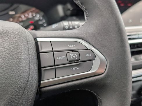 New 2026 Jeep Compass Latitude image 17