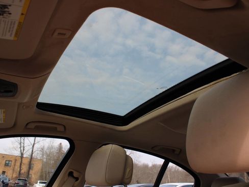 Used 2011 BMW 535i xDrive Sedan image 14