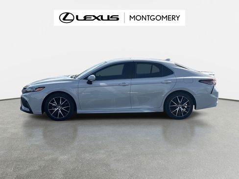 Used 2023 Toyota Camry SE image 7