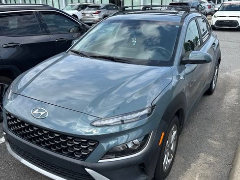 Used 2022 Hyundai Kona SEL w/ Convenience Package FWD image 4