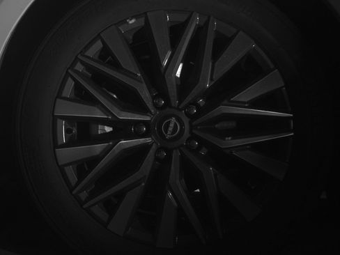 Used 2025 Nissan Altima 2.5 SV image 12