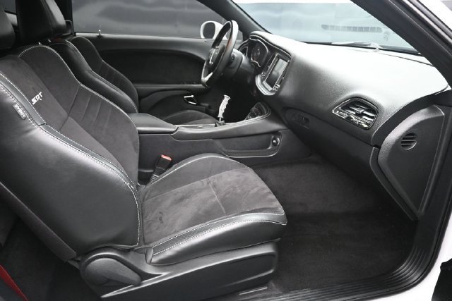 Used 2016 Dodge Challenger SRT Hellcat RWD image 22