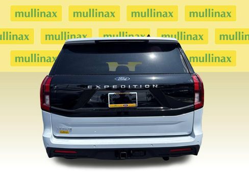 New 2026 Ford Expedition Active RWD image 14
