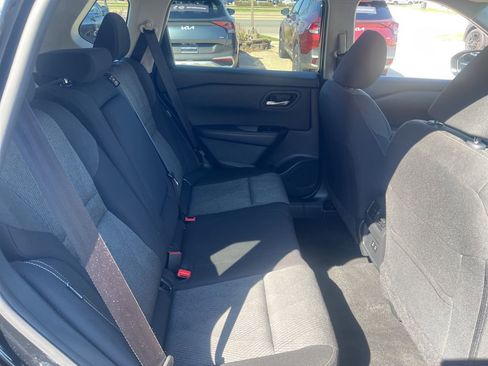 Used 2024 Nissan Rogue SV image 15