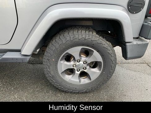 Used 2018 Jeep Wrangler Sahara AWD/4WD image 10