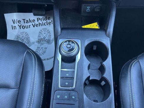 Used 2022 Ford Escape Titanium w/ Class II Trailer Tow Package image 23