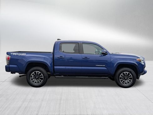 Used 2022 Toyota Tacoma TRD Sport w/ Technology Package AWD/4WD image 9