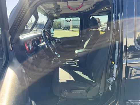 Used 2020 Jeep Gladiator Rubicon w/ Trailer Tow Package image 21