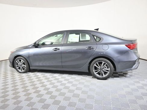 Used 2022 Kia Forte LXS image 3