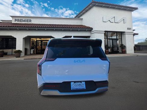 New 2026 Kia EV9 Wind image 9