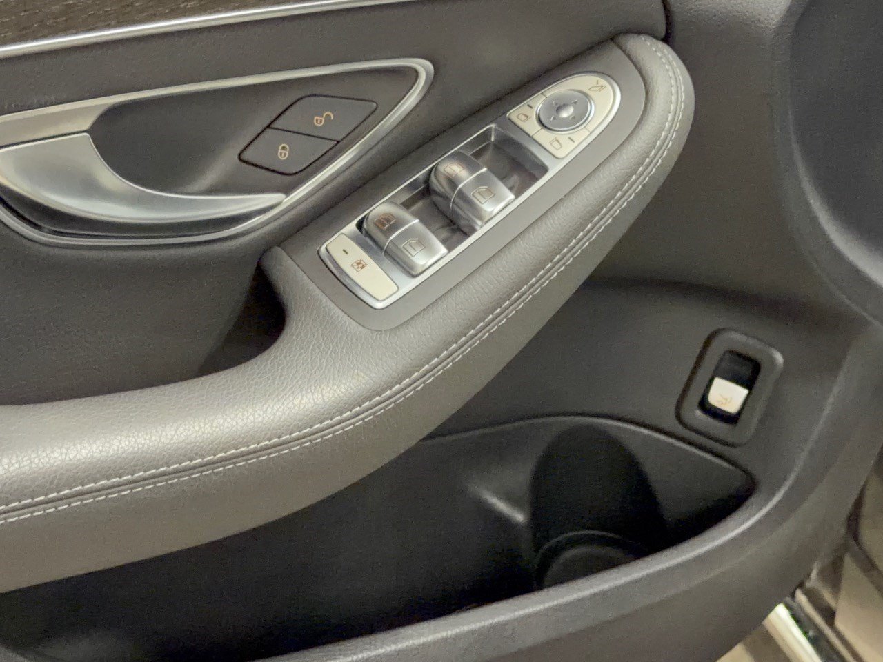 Used 2019 Mercedes-Benz C 300 Sedan image 15