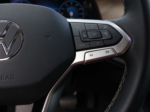 Used 2024 Volkswagen Atlas SE image 42