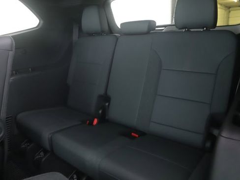 Used 2025 GMC Acadia AT4 w/ LPO, Floor Liner Package AWD/4WD image 27