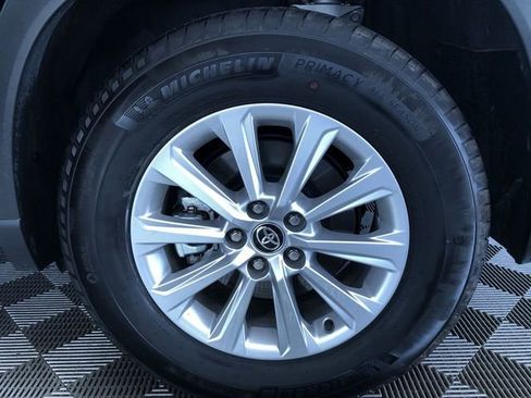 Certified 2025 Toyota Grand Highlander AWD image 16