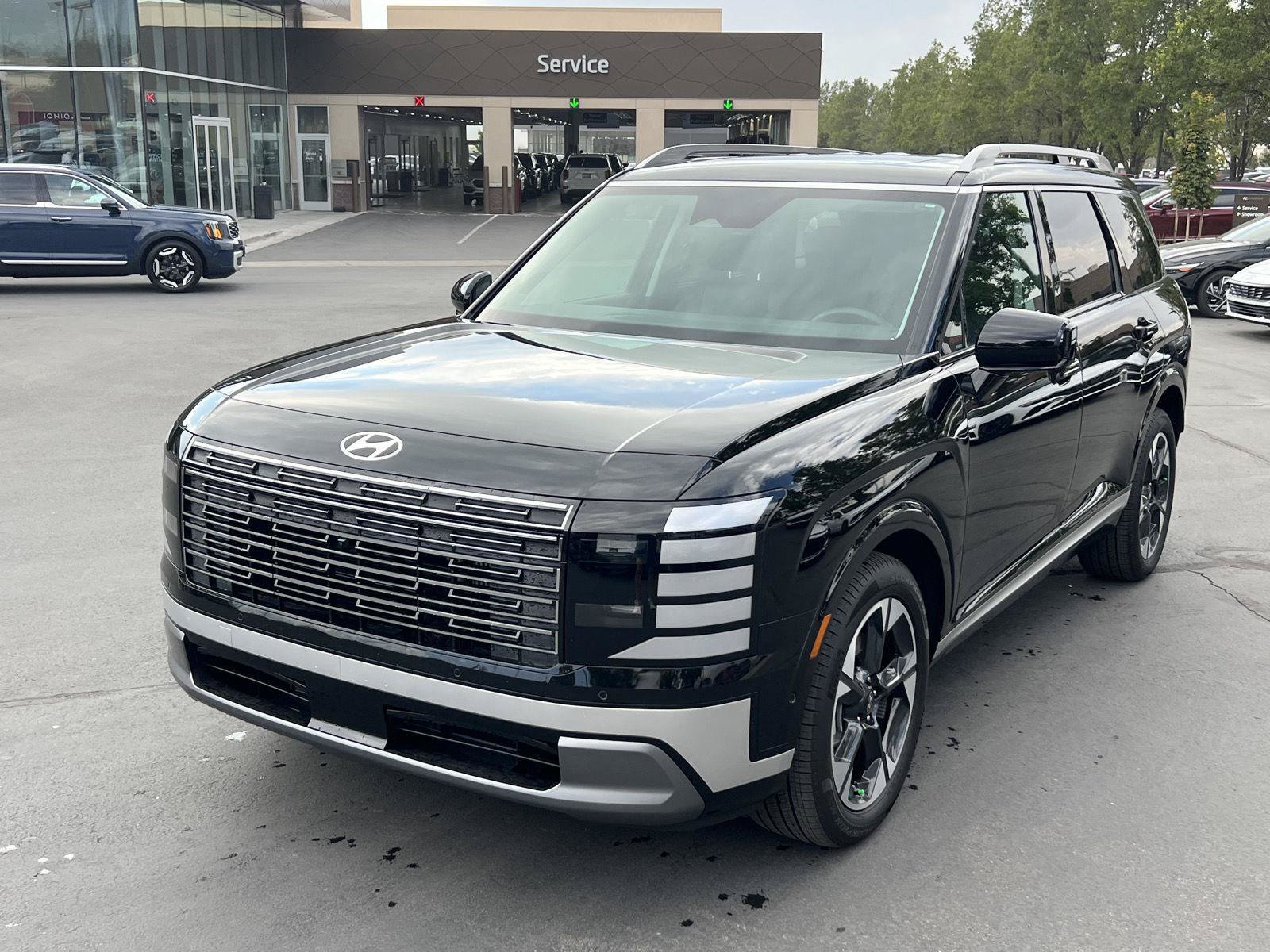 Certified 2026 Hyundai Palisade Limited AWD/4WD image 11
