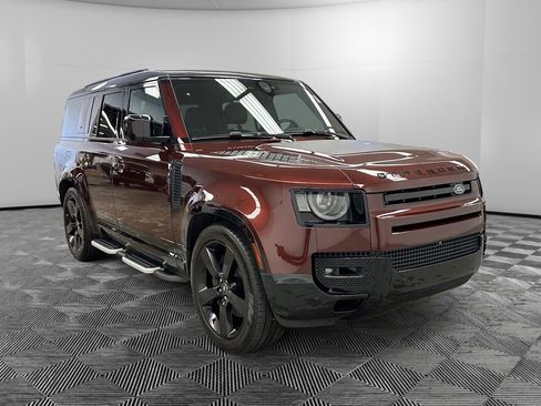 Used 2024 Land Rover Defender 130 X-Dynamic SE AWD/4WD image 6