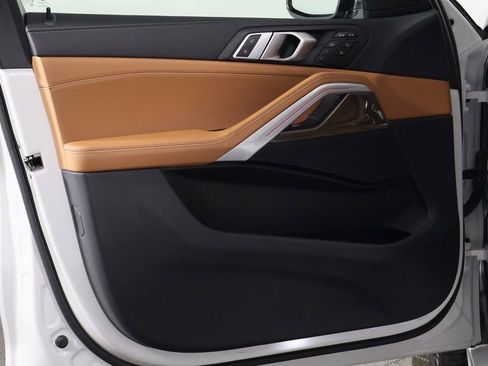 Used 2022 BMW X6 xDrive40i w/ M Sport Package image 12