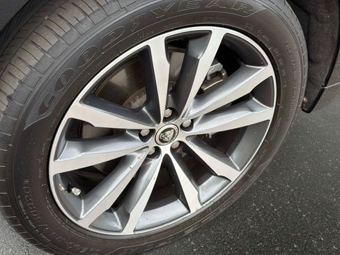 Used 2024 Jaguar F-PACE R-Dynamic S AWD/4WD image 11